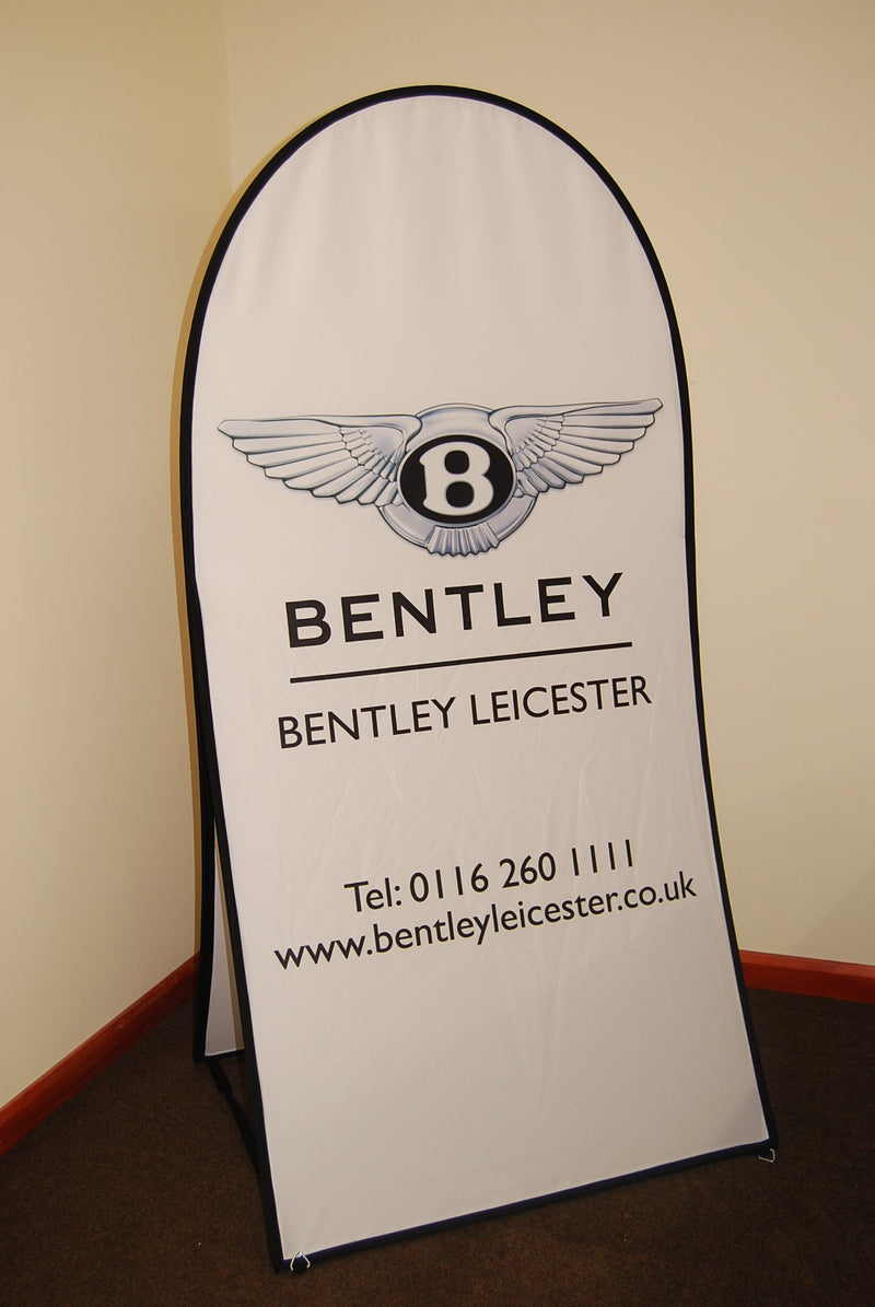 Vertical pop out banner 1.5m x 1m
