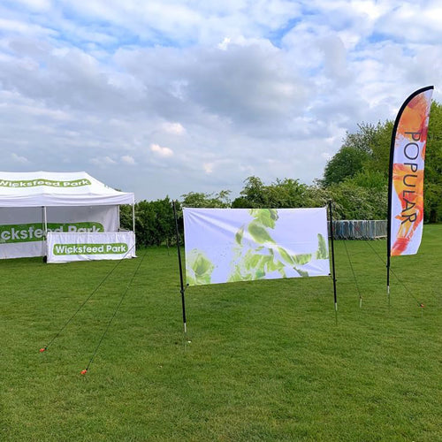 Lightweight, outdoor banner frame